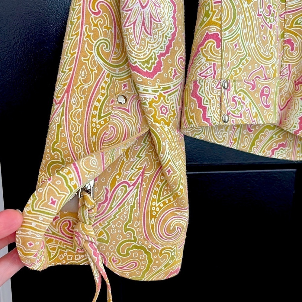 Carlisle Suede Paisley Blazer/Green/Pink/Tan/White. Snaps/Zippers. Size 6 - Picture 4 of 12